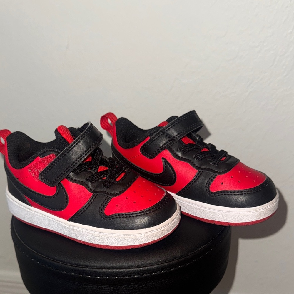 Nike Kids Black and Red Sneakers
